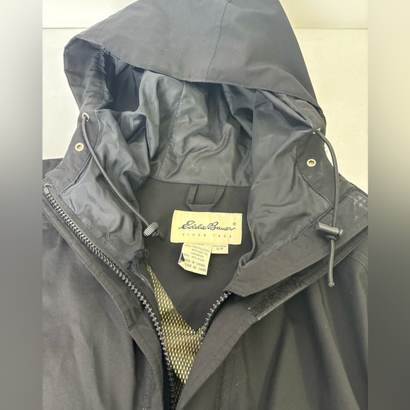 Eddie Bauer Men’s Hooded Rain Jacket - Picture 5 of 8